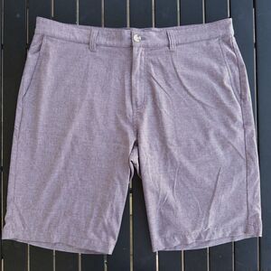 Travis Mathew Golf Hybrid 11" Shorts Red Purple Mauve Striped Men's Size 38